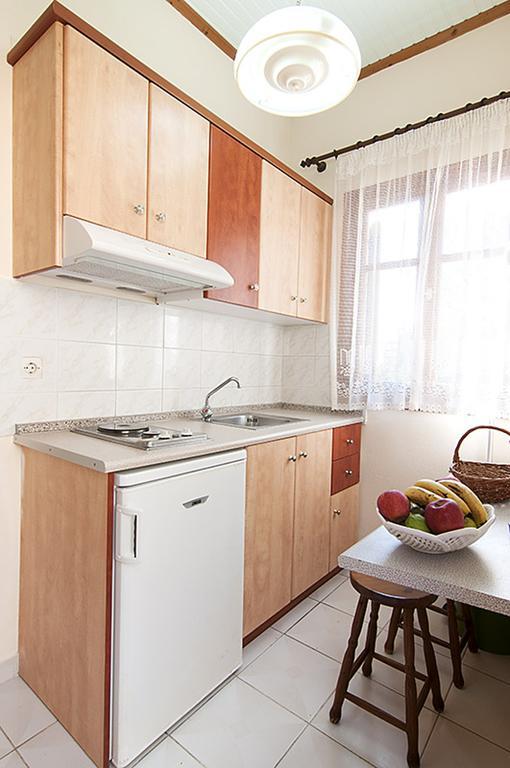 Sofia'S Studios Άσσος Δωμάτιο φωτογραφία